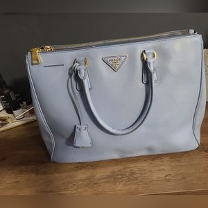 SALE❗Authentic 💯prada large Galleria bag👜